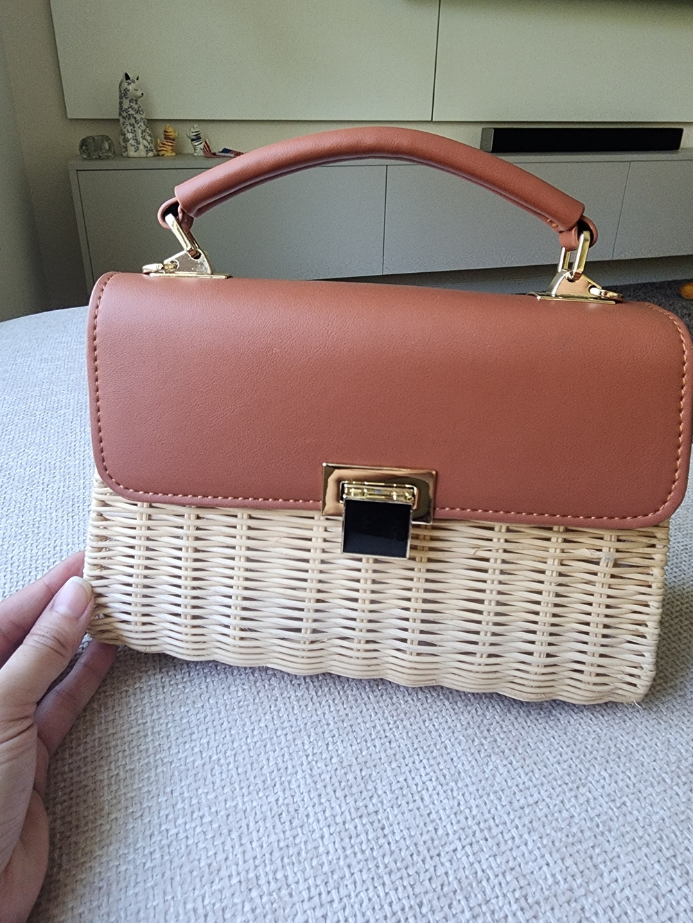 Tommy Bahama Wicker Rattan Basket Handbag Top Handle Brown Gold Hardware